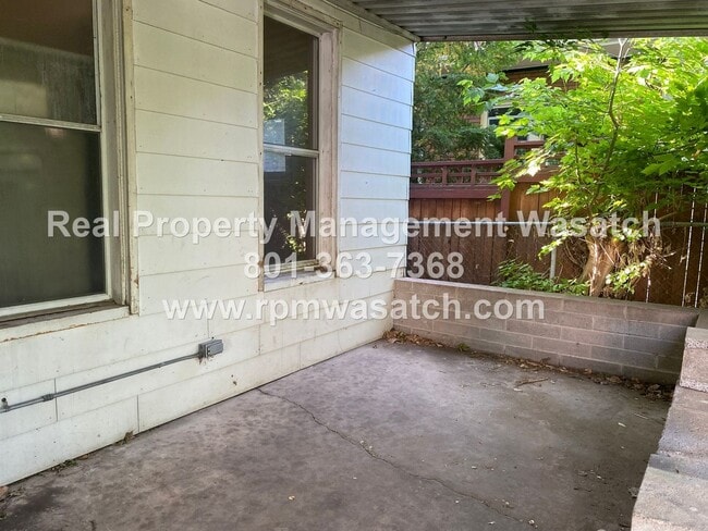 Building Photo - Charming 2 Bedroom 1 Bath House!