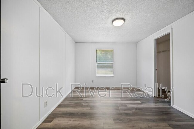 Building Photo - 513 Fairview Dr