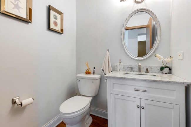 Building Photo - 526 Normandy Ln