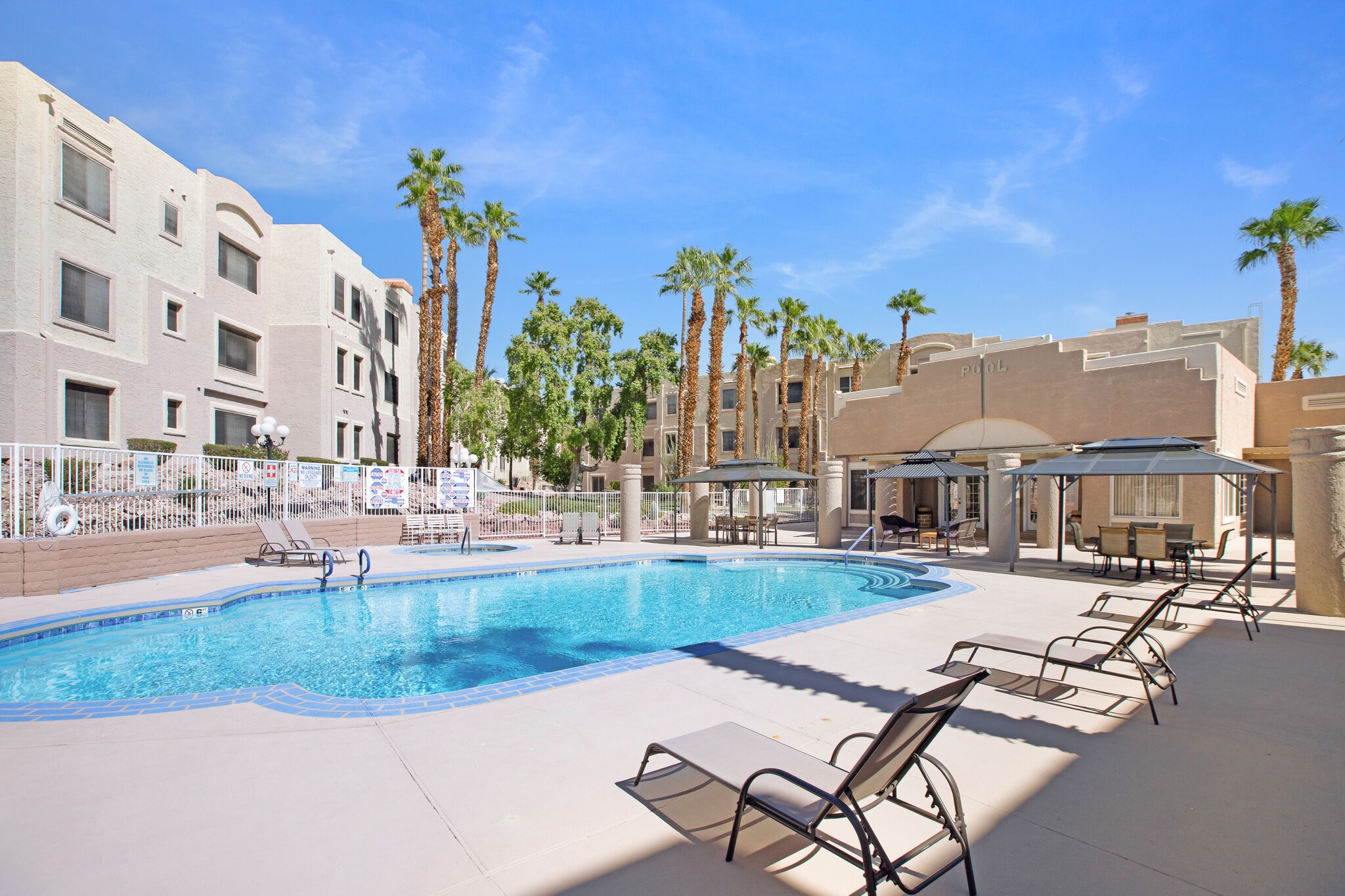 Beautiful pool - 2076 Mesquite Ln