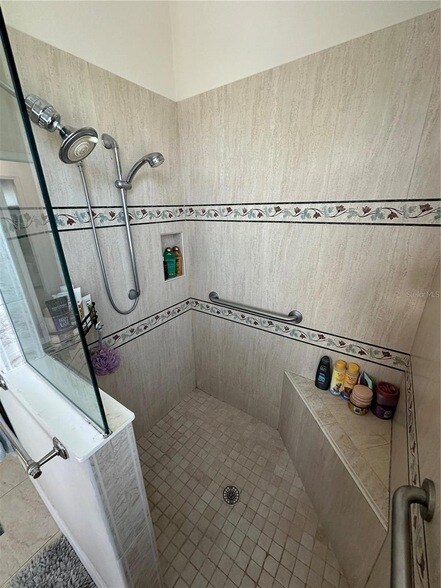 Building Photo - 4727 Spinnaker Dr