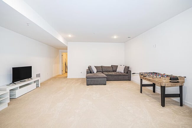 Building Photo - 11610 Glenn Dale Blvd