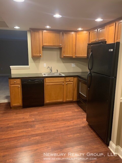 Building Photo - 530 N Main St