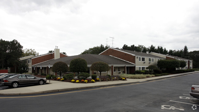 Primary Photo - Metcalf Courts I
