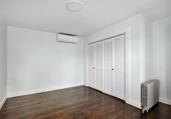 Building Photo - 3 Island Ave