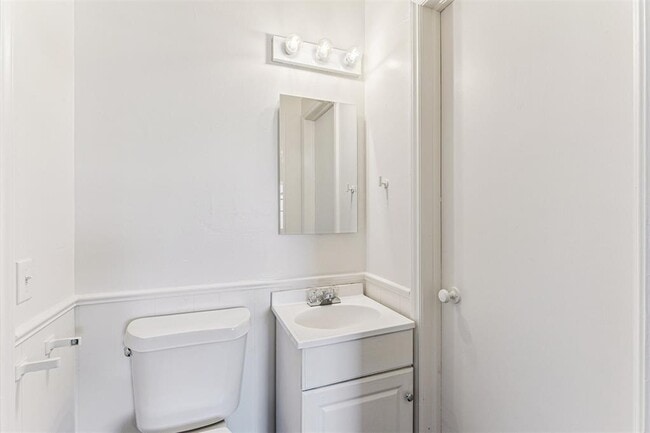 Building Photo - 1405 SW 77th Terrace