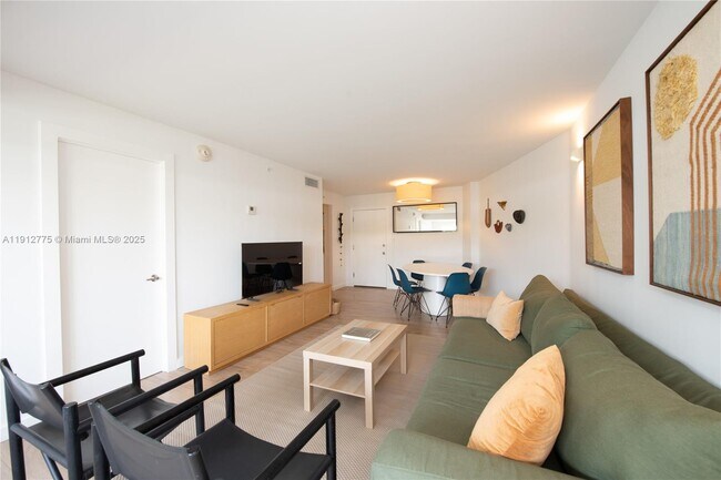 Building Photo - 1881 Washington Ave