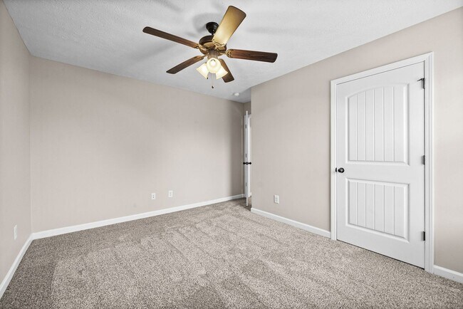 Building Photo - 880 Cherry Blossom Ln