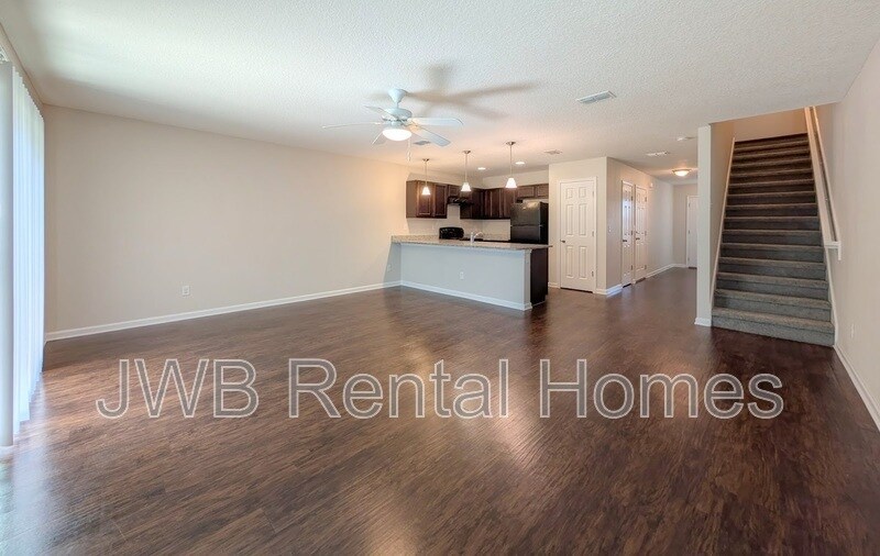 Building Photo - 7147 Alton Ave