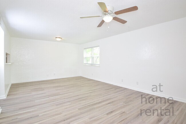 Building Photo - 6601 S Zunis Ave