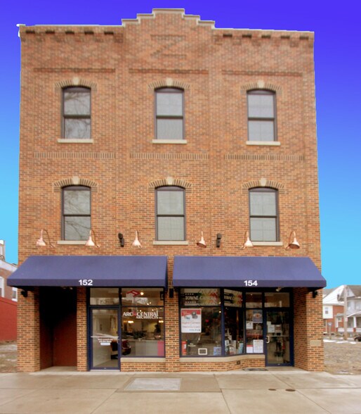 Exterior - 152 W Main St