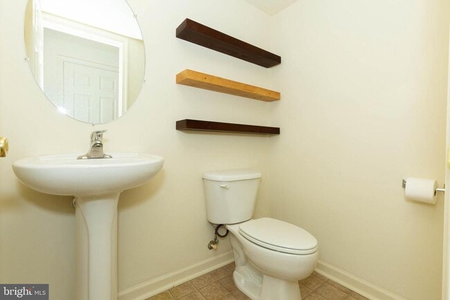 Building Photo - 3311 Mission Rd