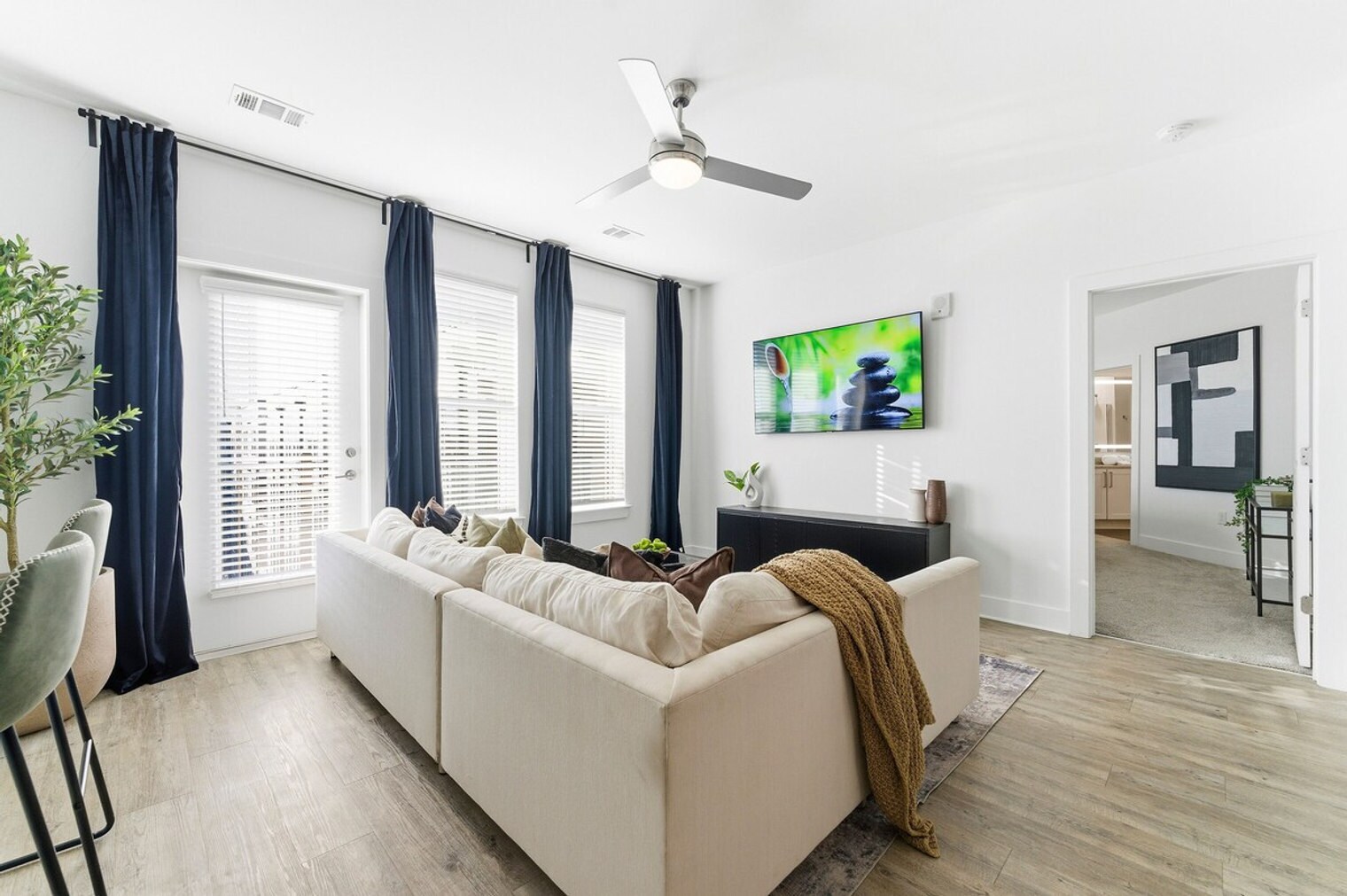 Building Photo - 220 Bill Kennedy Wy SE