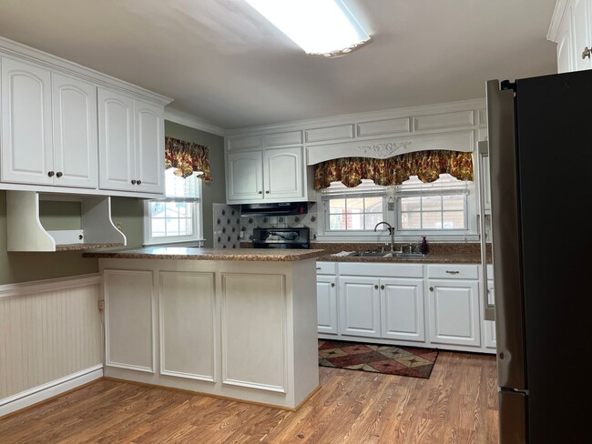 Building Photo - Available Now: 3/2 in Woodruff!