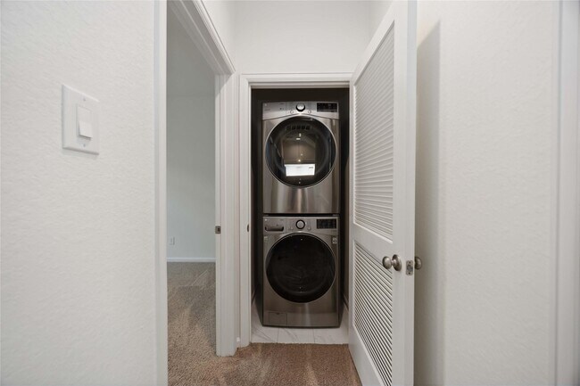 Building Photo - 4012 Centre Valley Ln