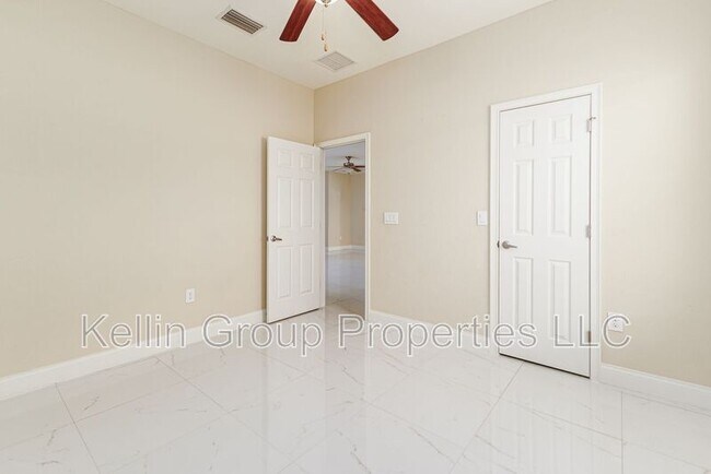 Building Photo - 2611 Highlands Creek Way