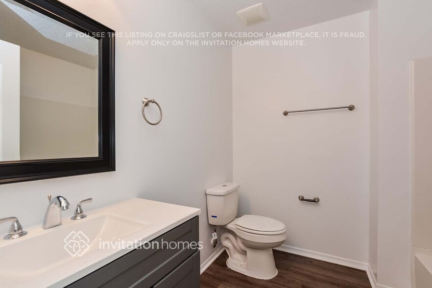 Building Photo - 13743 Laranja St