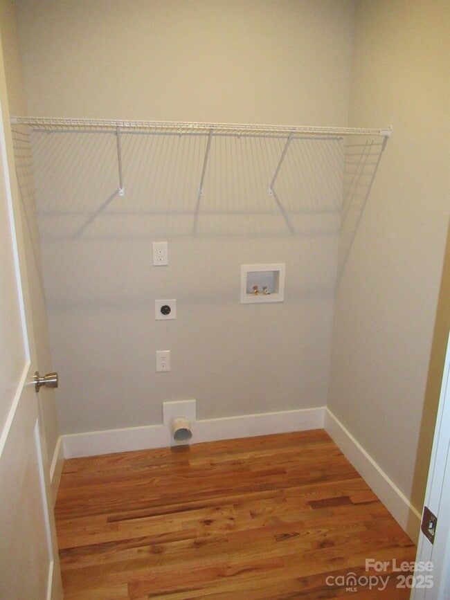 Building Photo - 2071 Gladwood Ln