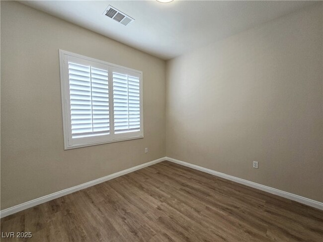 Building Photo - 200 Tayman Park Ave