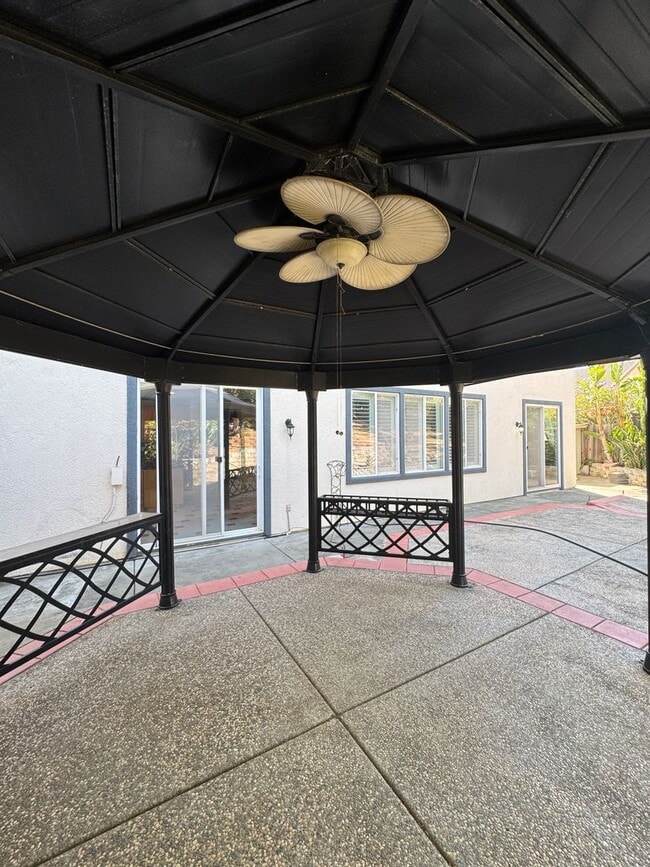 Building Photo - 1762 River Oaks Cir
