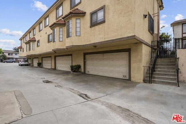Building Photo - 417 N Alhambra Ave