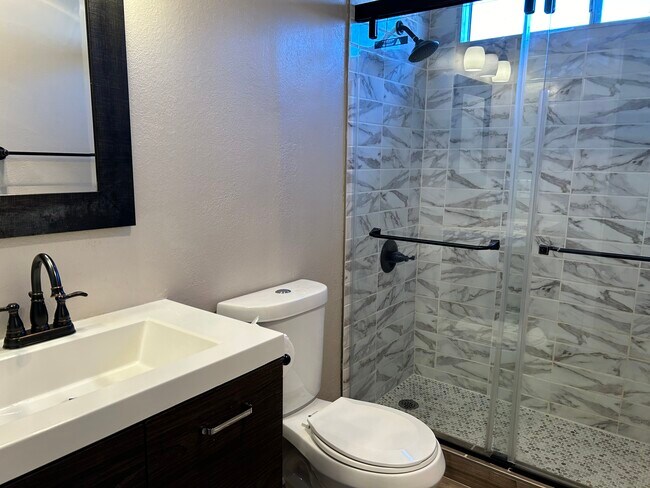 Building Photo - 3604 Kalsman Dr