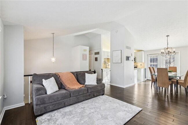 Building Photo - 10475 Willow Meadow Cir