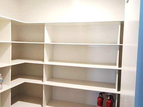 Building Photo - 41618 Petersfield Rd