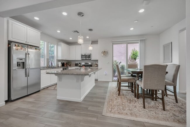 Building Photo - 9310 Mystic Lake Alley