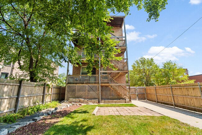 Building Photo - 340 S Homan Ave