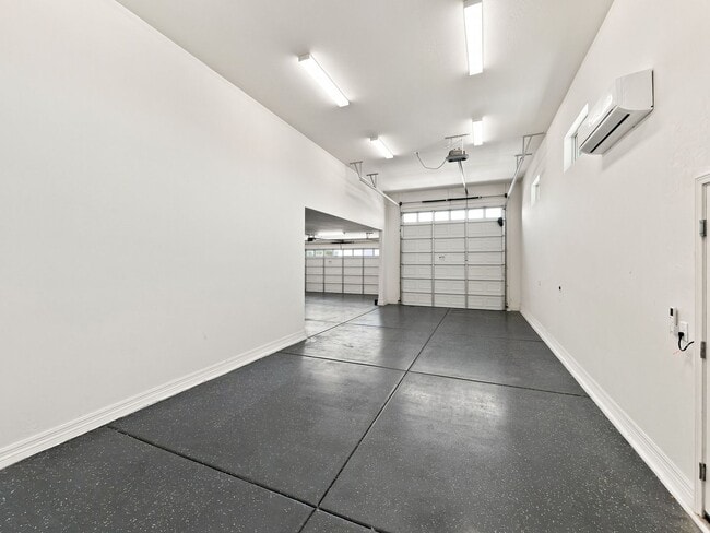 Building Photo - Luxury SMART HOME For Rent!