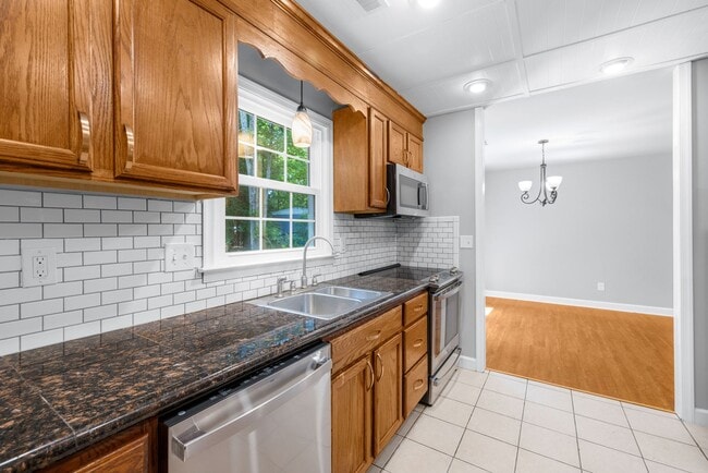 Building Photo - 3 Bedroom Home in Chesterfield County ***Available August 2026**