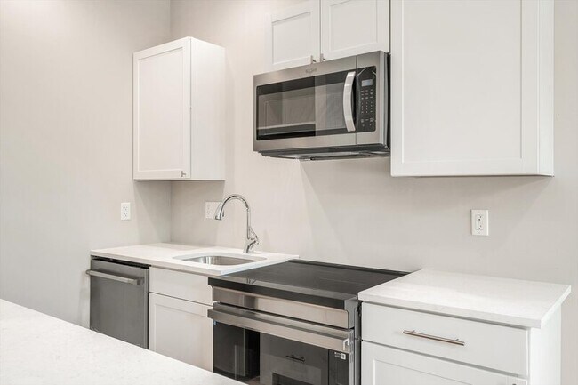 Building Photo - 3326 Michigan Ave