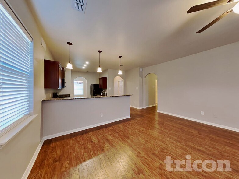 Building Photo - 2048 Cone Flower Dr