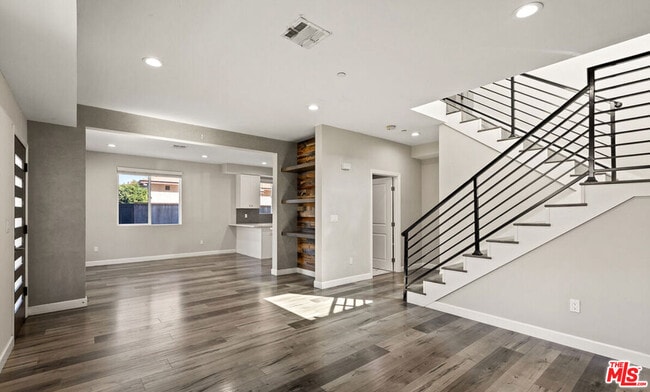 Building Photo - 14528 Killion St