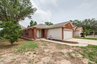Building Photo - BEAUTIFUL 3-BEDROOM HOME NEAR LACKLAND AFB