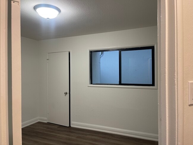 Building Photo - 753 Bartlett Ave