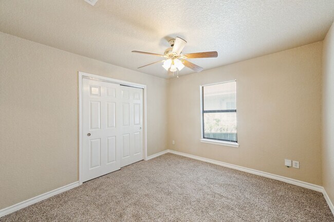 Building Photo - 11443 Creek Eagle
