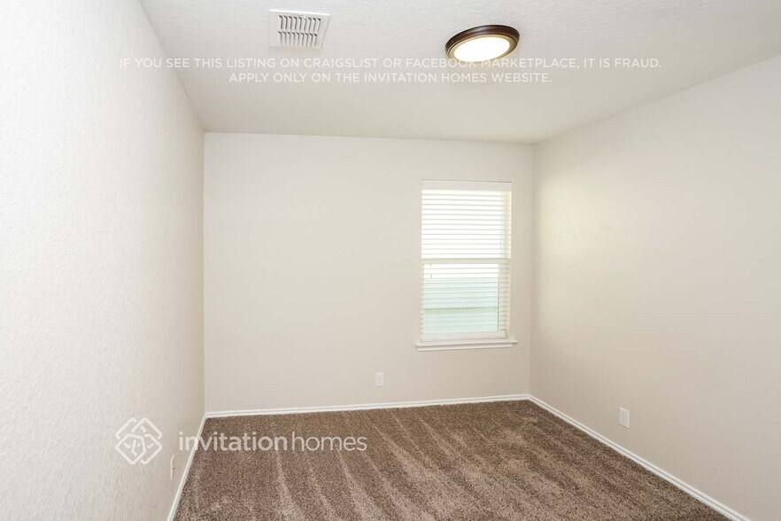 Building Photo - 114 Finch Knoll