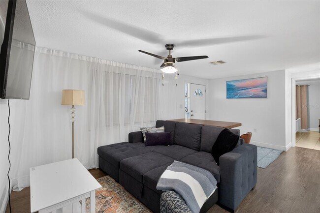 Building Photo - 3214 Huntington Rd