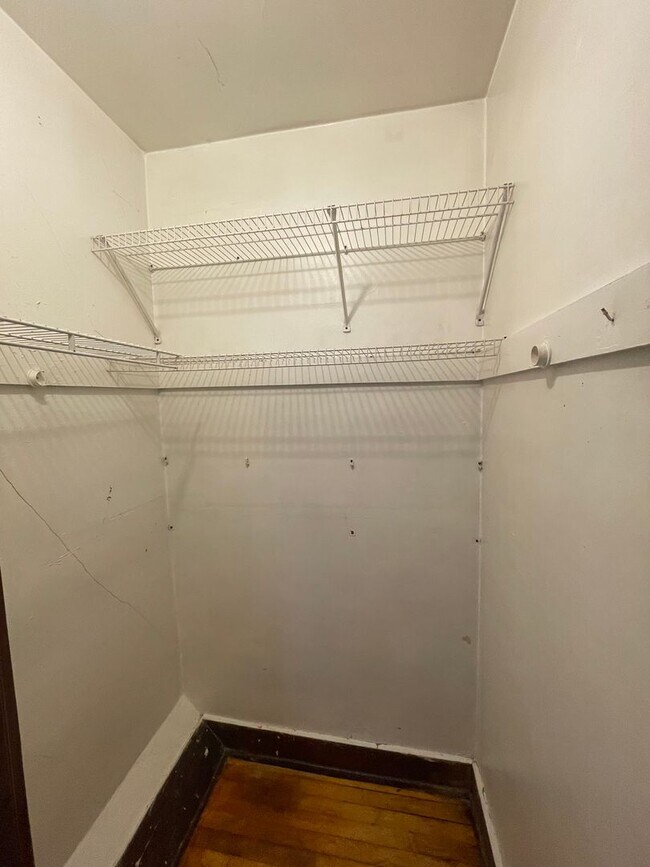 Building Photo - Charming 2-Bedroom Gem in the Heart of Mil...