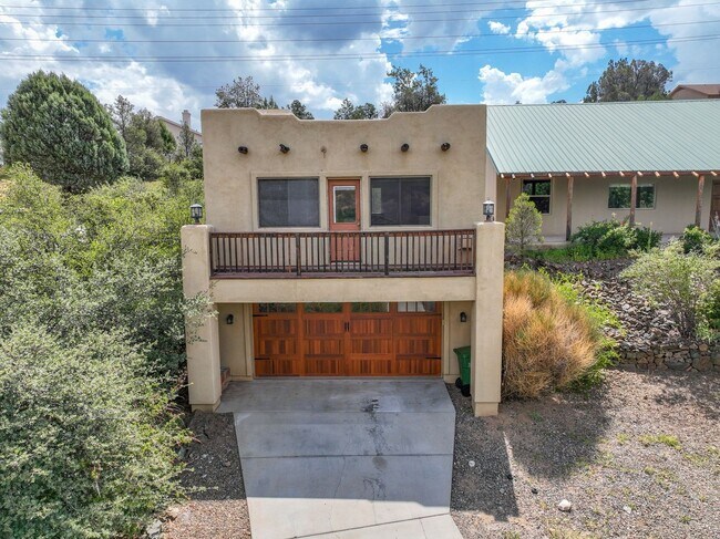 Building Photo - 2 Bedroom plus Office in Main House & Stud...