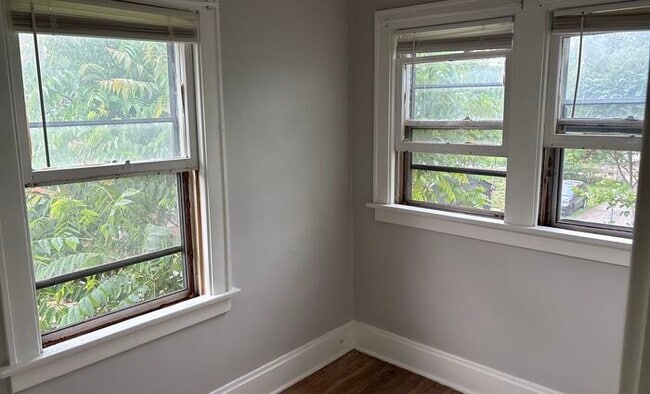 Building Photo - 149 Clarendon Ave