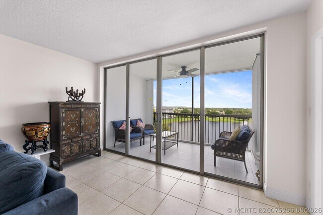 Building Photo - 3051 N Course Dr