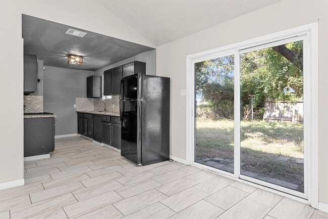 Building Photo - 15225 Woodforest Blvd