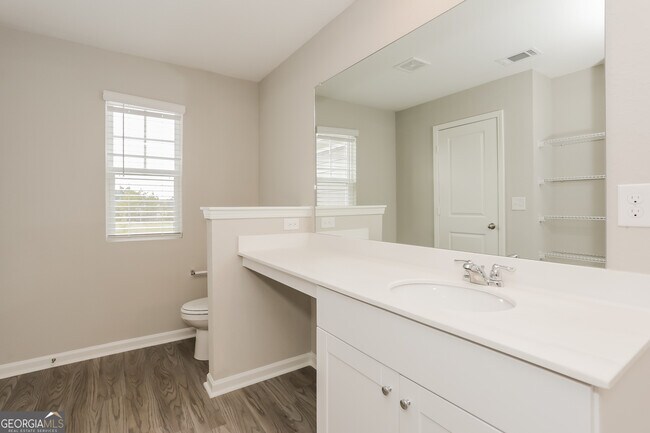 Building Photo - 518 Firethorn Ct