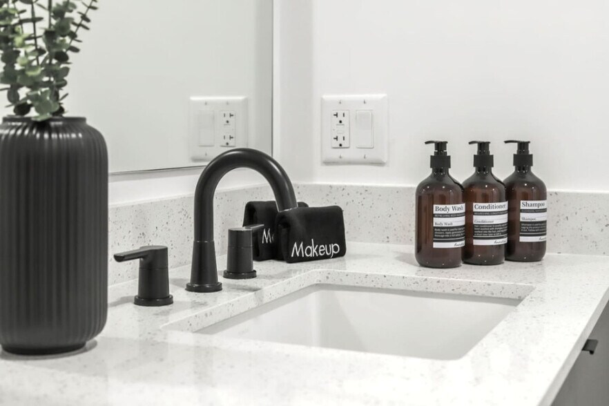 Building Photo - 1704 N 17th St