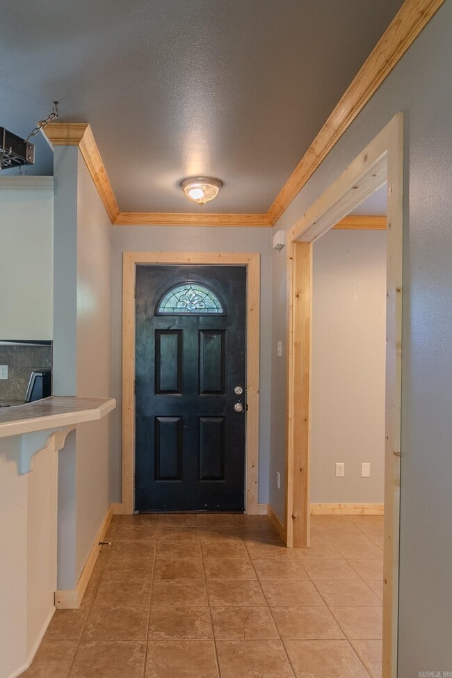 Building Photo - 12 Forest Dr