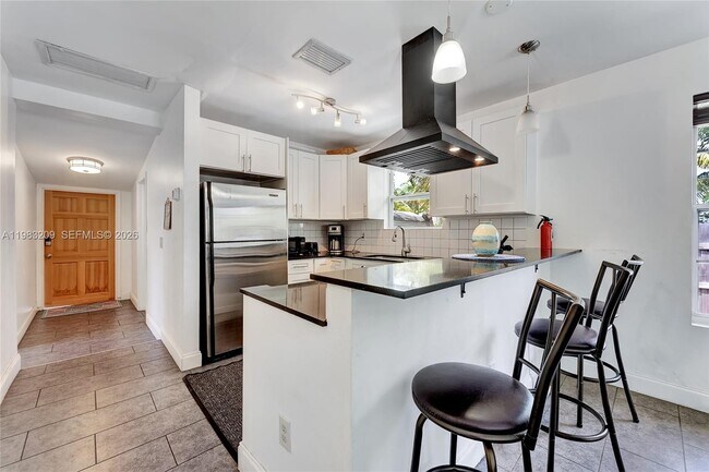 Building Photo - 107 Stirling Rd