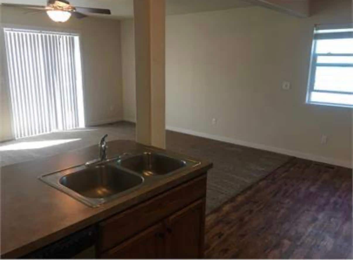 Building Photo - 1027 Alturas Dr